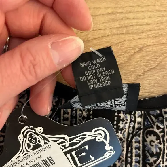 Angie Black White Bandana Print Kimono Sz Medium Boho Festival Beach Western NWT - Picture 4 of 6